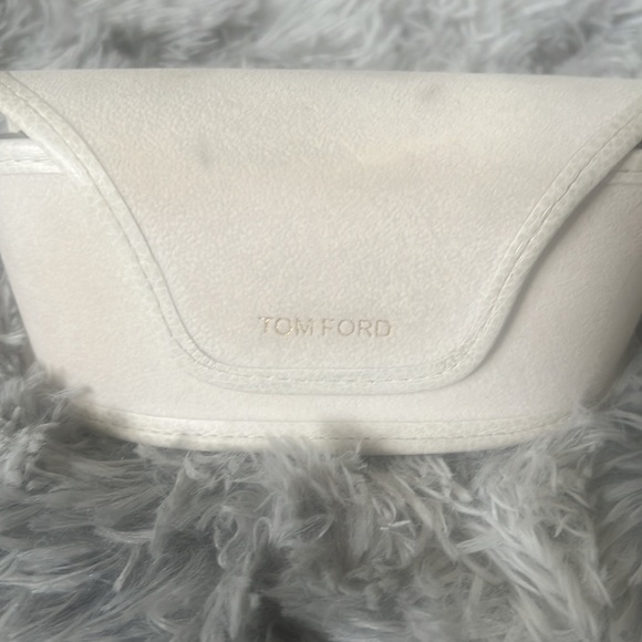Like new Tom Ford sunglasses with case and dusting cloth. - Picture 2 of 5